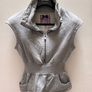 Stylish Gray Sleeveless Hoodie by Silvian Heach